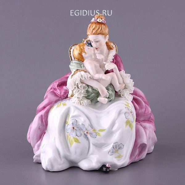 Статуэтка "дама с ребенком" высота=24 см. 320-344 фото 1 &mdash; Egidius.ru