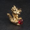 Фигурка дракон с кристалами Swarovski (Сваровски) с  сердцем 3,5*3*4 см 3-2-187 фото 3 — Egidius.ru