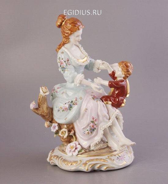 Статуэтка "дама с ребёнком" высота=30 см.  320-345 фото 1 &mdash; Egidius.ru