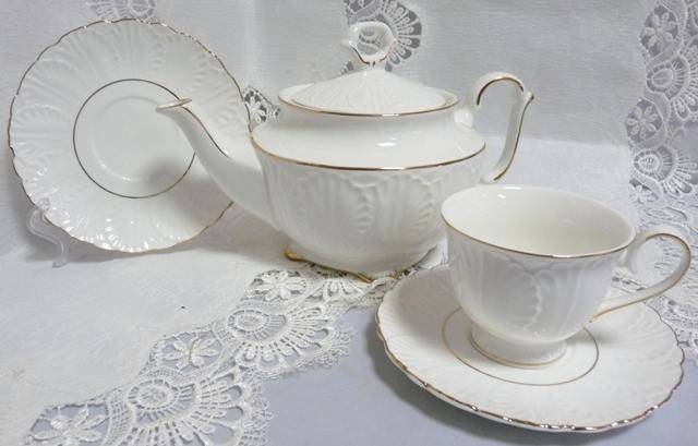 Чайный набор 13 пр."Листья",чайник 1,2л,чашка 220мл. 21-1005 фото 1 &mdash; Egidius.ru