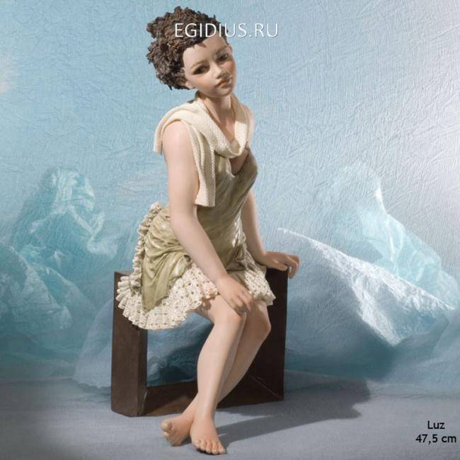 Luz Фарфоровая статуэтка h 47.5cm 705-120 фото 1 &mdash; Egidius.ru