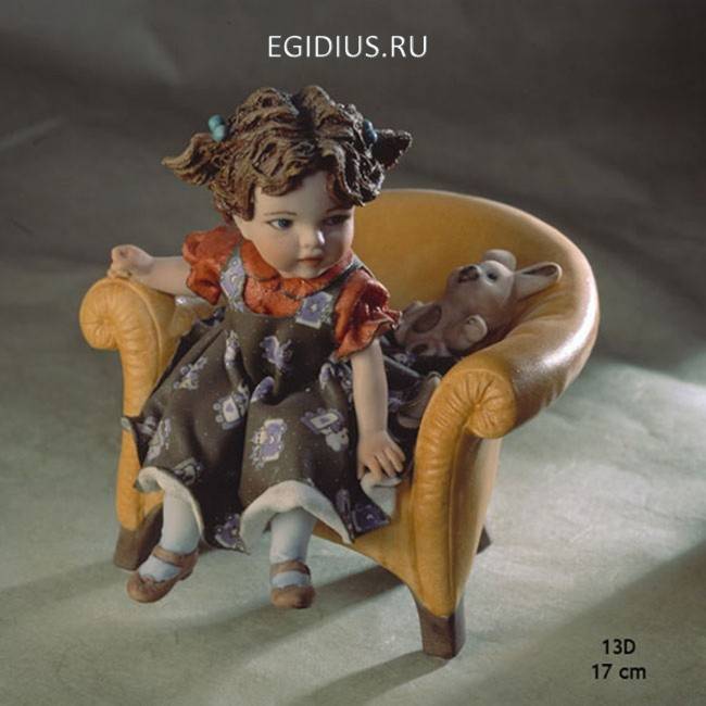Carolina  13D Фарфоровая статуэтка  h.17 см 705-060 фото 1 &mdash; Egidius.ru
