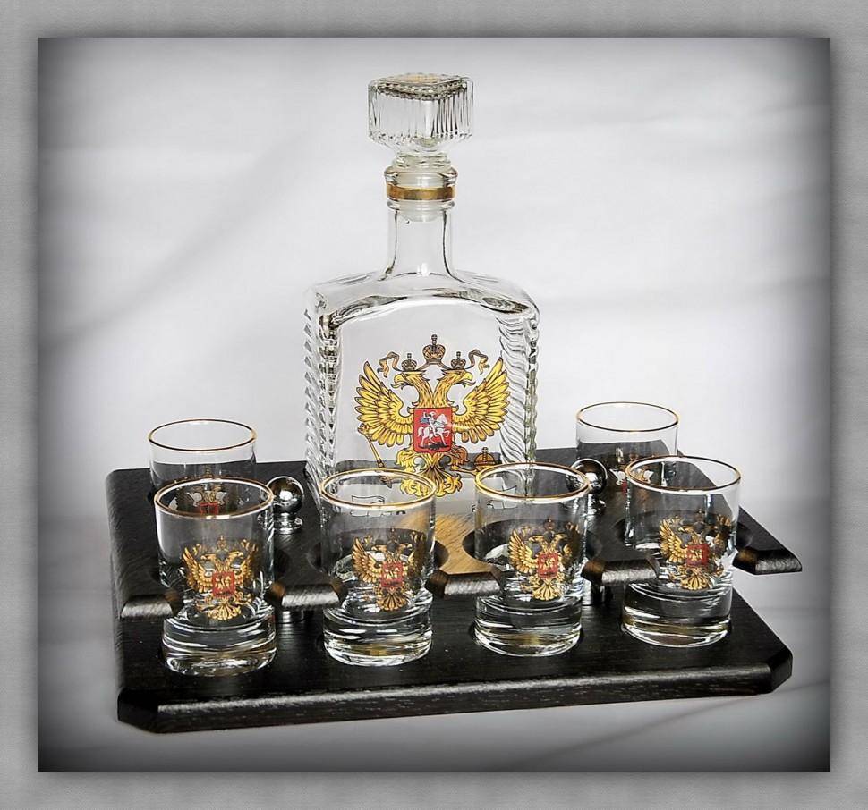 Набор для водки 110 "Герб РФ" штоф+6 стопок 72-1014 фото 1 — Egidius.ru