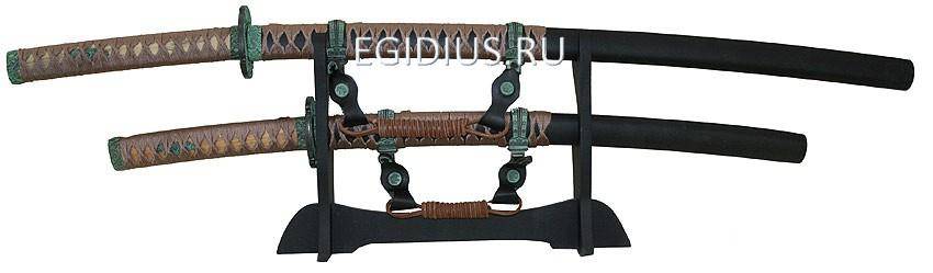 Катана и вакидзаси на подставке 102-701 фото 1 &mdash; Egidius.ru