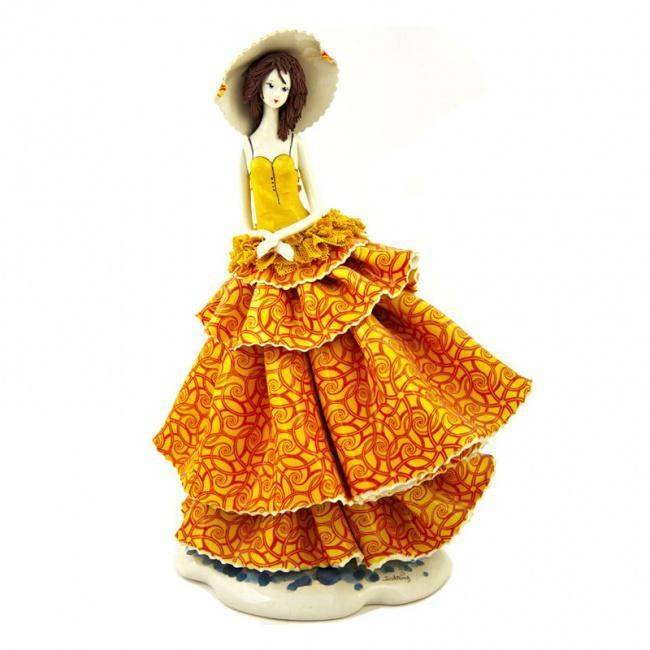 50083 Дама в жёлтом h 28 см 705-250 фото 1 — Egidius.ru