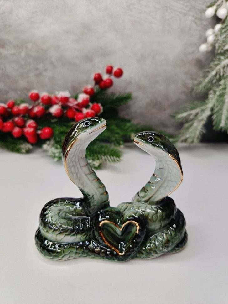 Фарфоровая фигурка "Влюблённые змеи" 9 см 281-491 фото 1 — Egidius.ru
