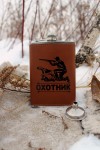 Подарочный набор "Охотник", фляжка 250мл со стопками 30 мл, фляжка для алкоголя, походная, военная, армейская, для воды, фляжки, туристическая 270-702 фото 2 — Egidius.ru