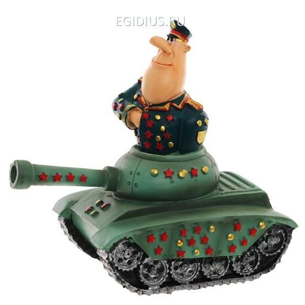 Фигурка декоративная Генерал, L12,8 W7,3 H12 см 81-0843 фото 1 — Egidius.ru