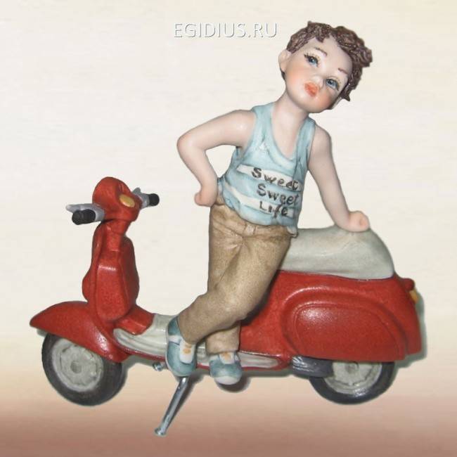 Gege  Фарфоровая статуэтка, h.14 см 705-094 фото 1 &mdash; Egidius.ru