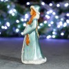Фигура декоративная "Снегурочка в золотых варежках" 15*6*9см 81-1574 фото 2 — Egidius.ru