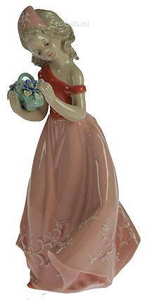 Статуэтка "Цветочница", фарфор 28см  113-015 фото 1 — Egidius.ru