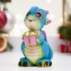 Фигура декоративная "Дракончик с подарком" (синий)  7,5*5*5,5см 81-3219 фото 1 &mdash; Egidius.ru