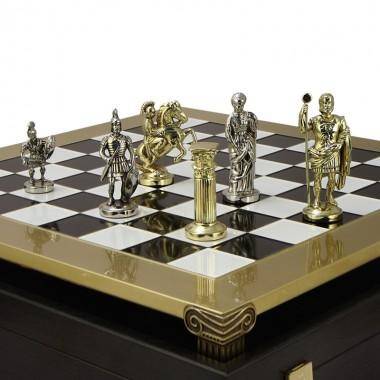 Шахматный набор  &quot;Греко-Романский Период&quot;  (черн-бел. с золотом мет. доска 44х44, дер. короб, фигуры золото/серебро) 31-0782 — Egidius.ru