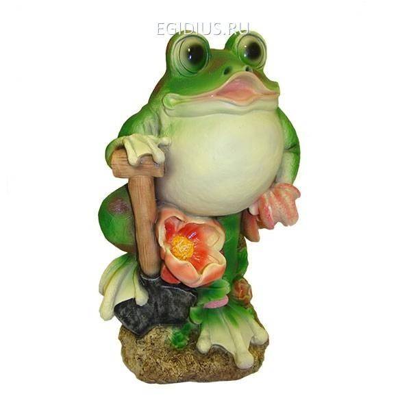 Фигура для дачи Жаба с лопатой L22W24H40 см 81-6191 фото 1 — Egidius.ru