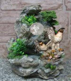 Фонтан для дома "Орел с орленком на скале", цветная подсветка, шарик 10-0026 фото 1 &mdash; Egidius.ru