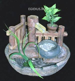 Фонтан с помпой   Композиция Дворик с двумя заборами, два горшочка с цветами     Н=19см 10-0177 фото 1 — Egidius.ru