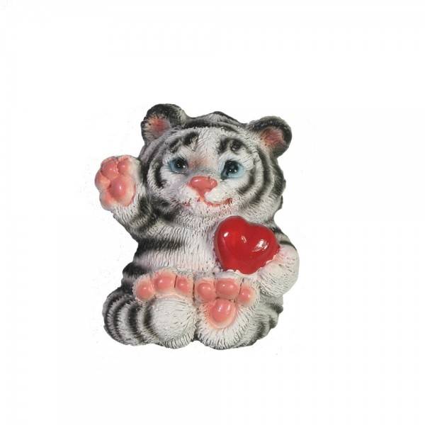 Магнит "Тигр с сердечком" (белый)L3,5W1,5H4 81-3021 фото 1 — Egidius.ru