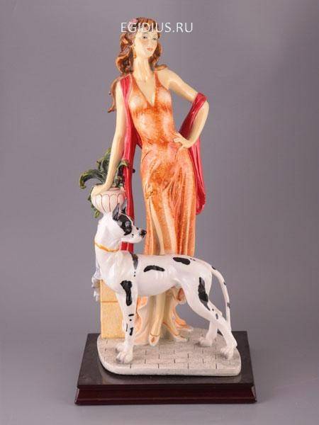 Статуэтка "дама с долматинцем"высота=49 см  320-337 фото 1 &mdash; Egidius.ru