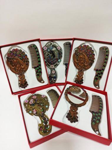 Подарочный набор: Зеркало и расческа 273-306 — Egidius.ru