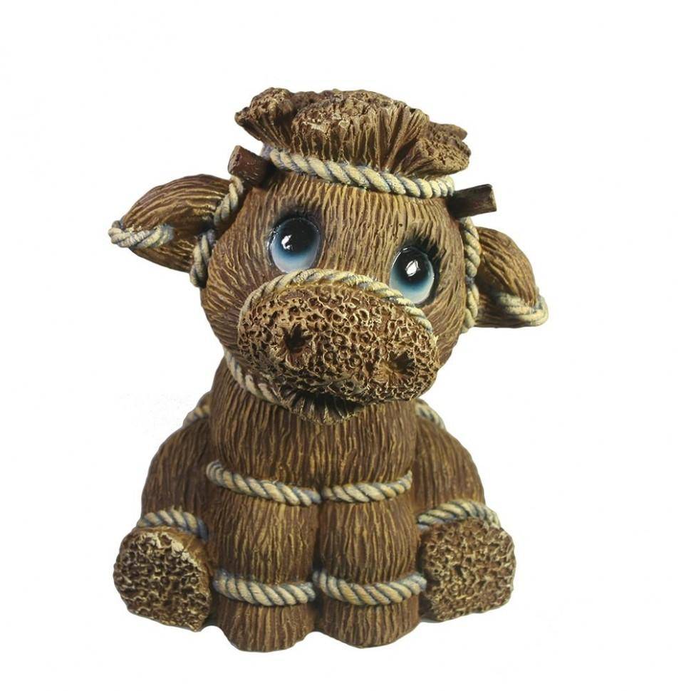 Копилка Соломенный теленок (коричневый) L13W13H15,5см 82-1901 фото 1 — Egidius.ru