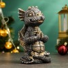 Копилка "Дракончик медитирует" (серебро)  14,5*9*8см 81-3234 фото 1 — Egidius.ru