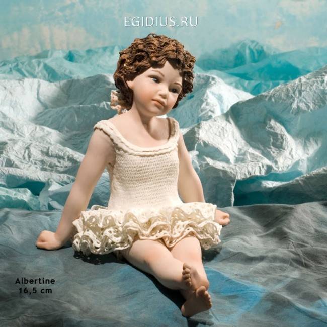 Albertine  Фарфоровая статуэтка, h.16,5 см 705-050 фото 1 — Egidius.ru