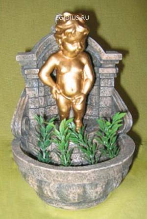 Фонтан с помпой:Брюссельский мальчик, золото Н*L*W=17*12*12 см 10-0442 фото 1 &mdash; Egidius.ru