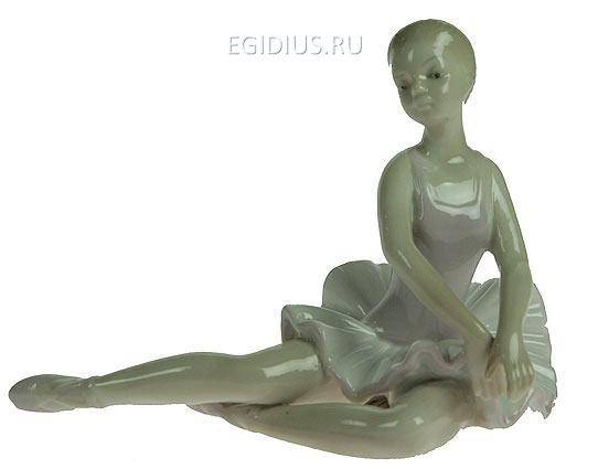Статуэтка "Балерина", фарфор 13см  113-027 фото 1 — Egidius.ru